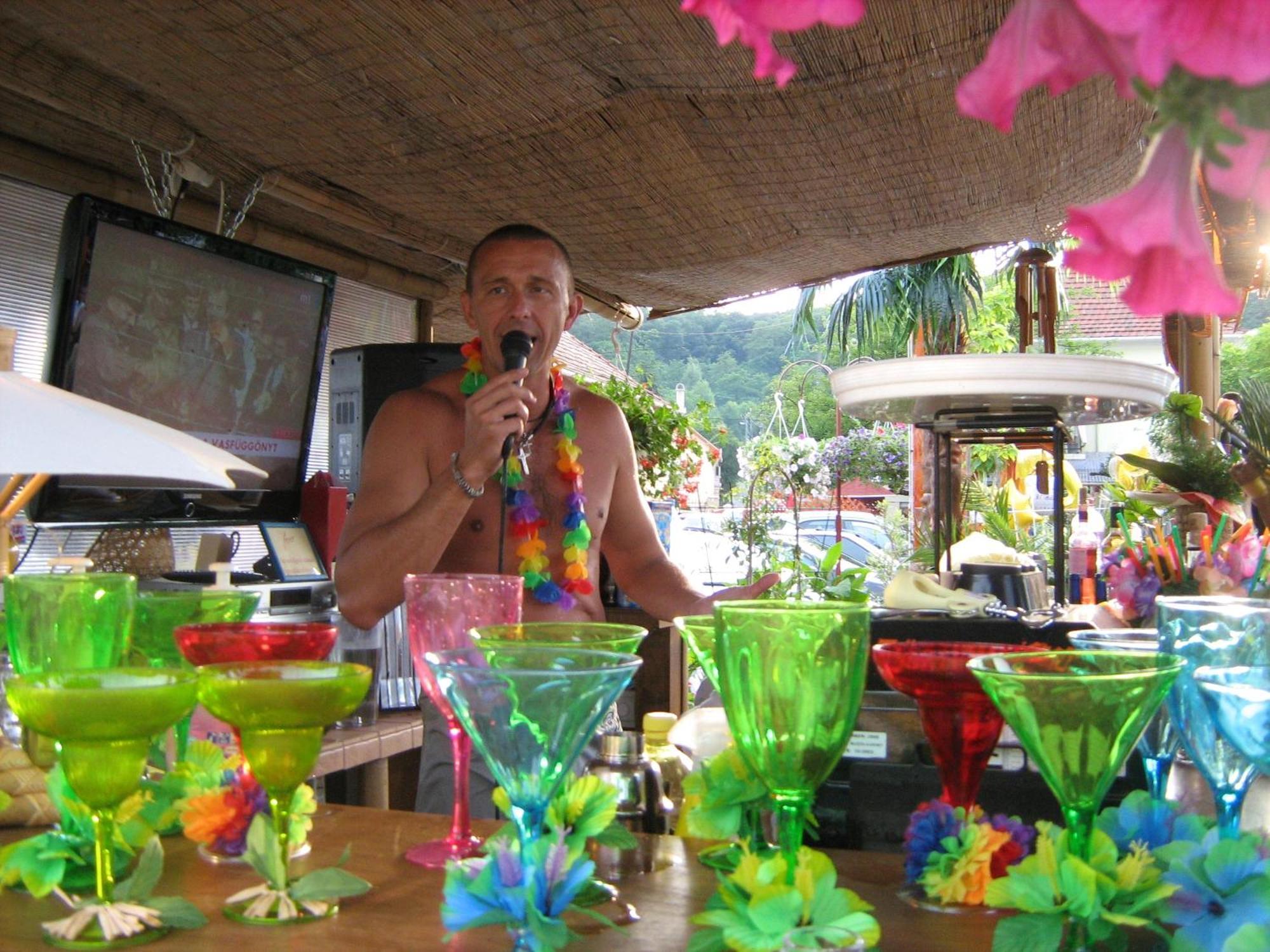 Holiday Vendeghaz Es Szabadidokert Jardanhaza Extérieur photo