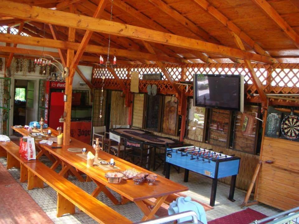Holiday Vendeghaz Es Szabadidokert Jardanhaza Extérieur photo
