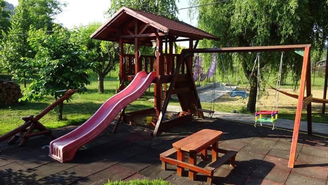Holiday Vendeghaz Es Szabadidokert Jardanhaza Extérieur photo