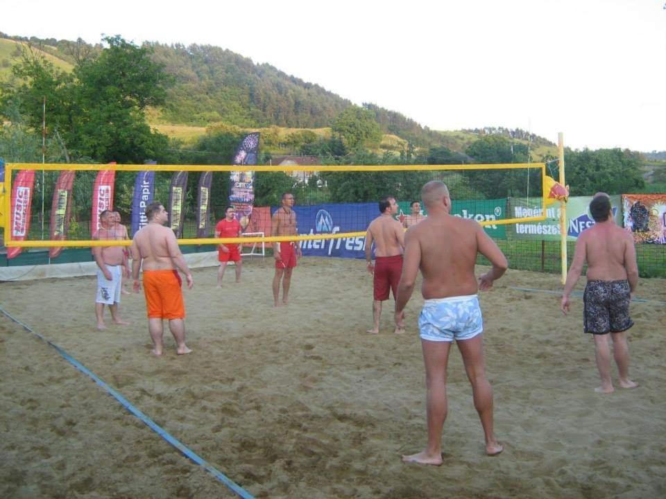 Holiday Vendeghaz Es Szabadidokert Jardanhaza Extérieur photo